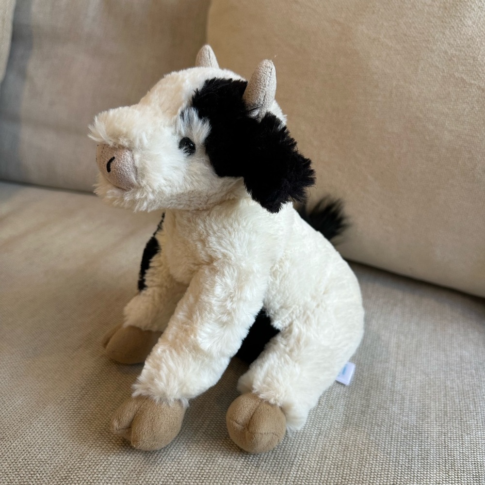 NWOT Jellycat Small Carey Calf 8’